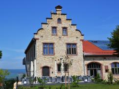 Altbau mit neuen Holzfenstern